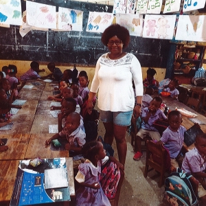 Des enfants dans une salle de classe du Togo