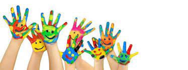Des mains colorées
